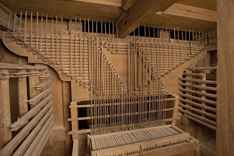 Van Toets Tot Ventiel: Hoe Toetstractuur Het Toucher En De Klank Van Het Orgel Vormt